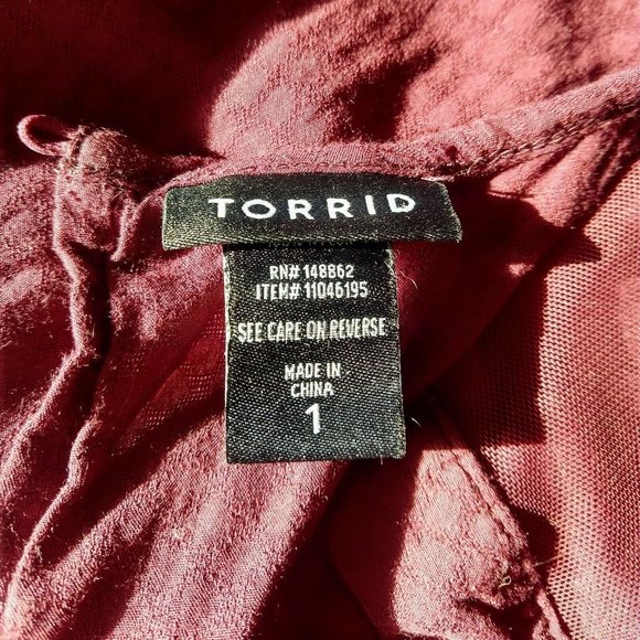 Torrid Womens Blouse Size 1 14/16 1XL Merlot Lace Up Trim Mesh Inset - Picture 8 of 8